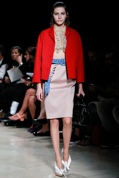 Look 3